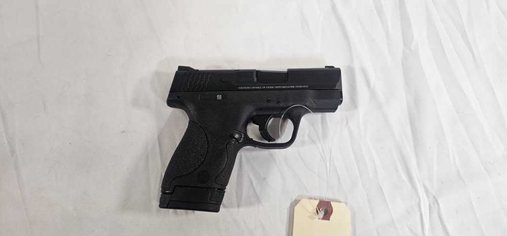 Smith & Wesson M&P 9 Shield — 9mm